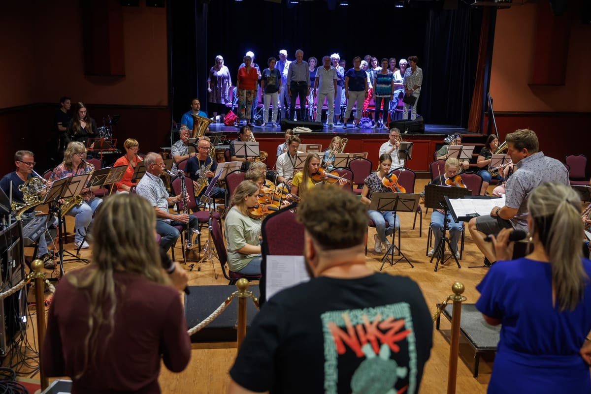 Repetiespektakel barst los: samen op weg naar een magische havenshow