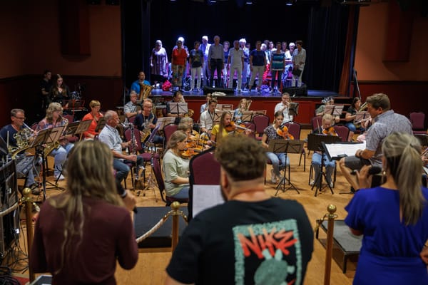 Repetiespektakel barst los: samen op weg naar een magische havenshow